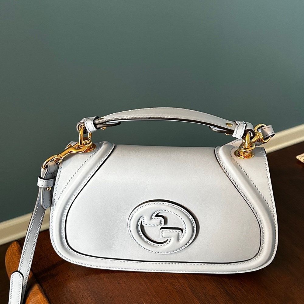 GUCCI Blondie medium top handle leather bag.